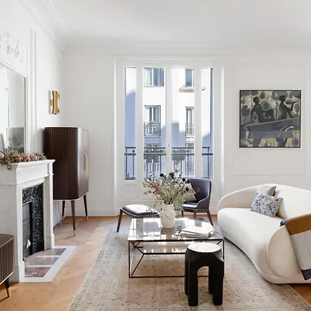 Mendes, De Prestige Parisien Apartment