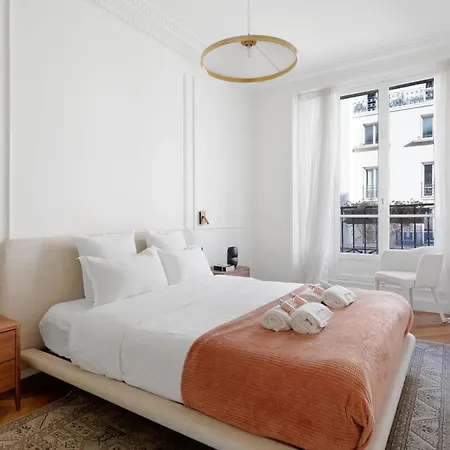Mendes, De Prestige Parisien Apartment