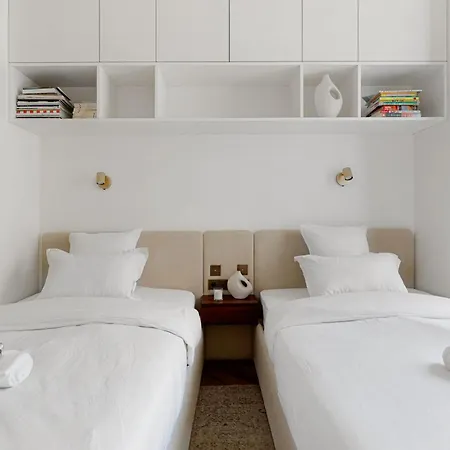 Mendes, De Prestige Parisien Apartment